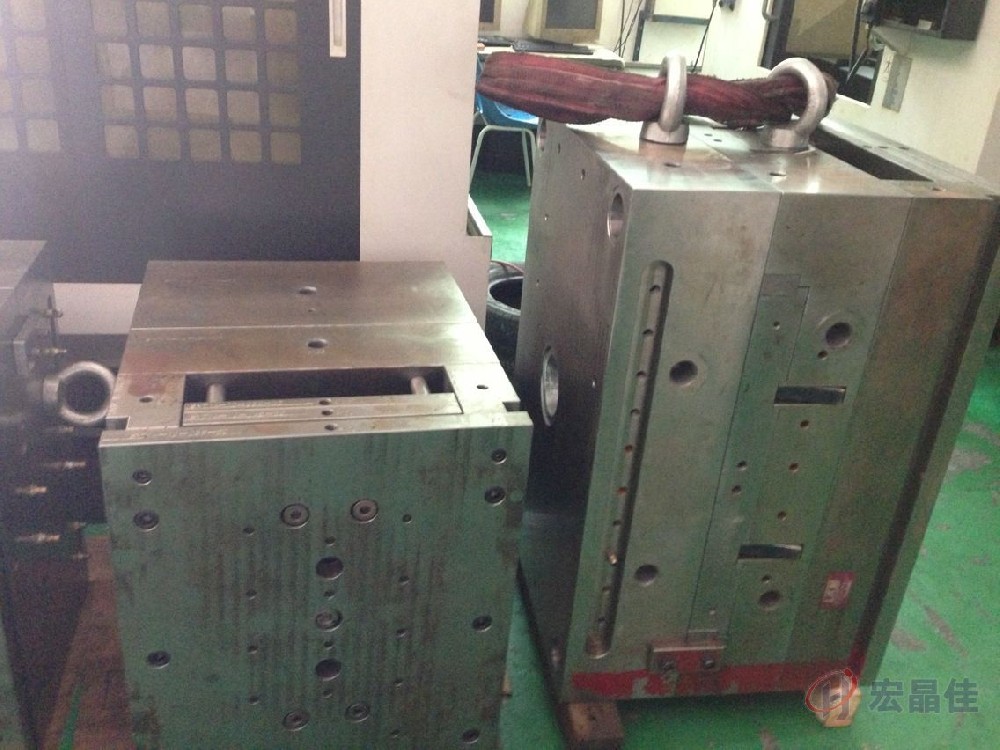 Plastic mold